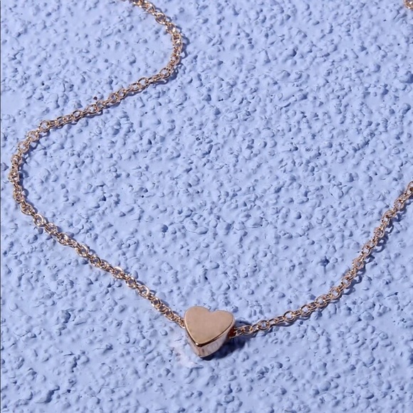 • Melanie • Simple Heart Necklace - Picture 3 of 4